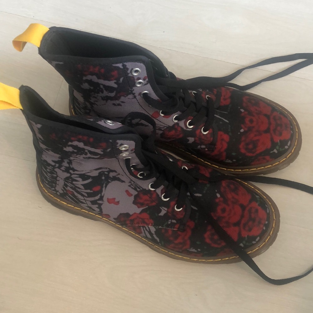 Grateful Dead Doc Martin Style Fabric Booties, size 9